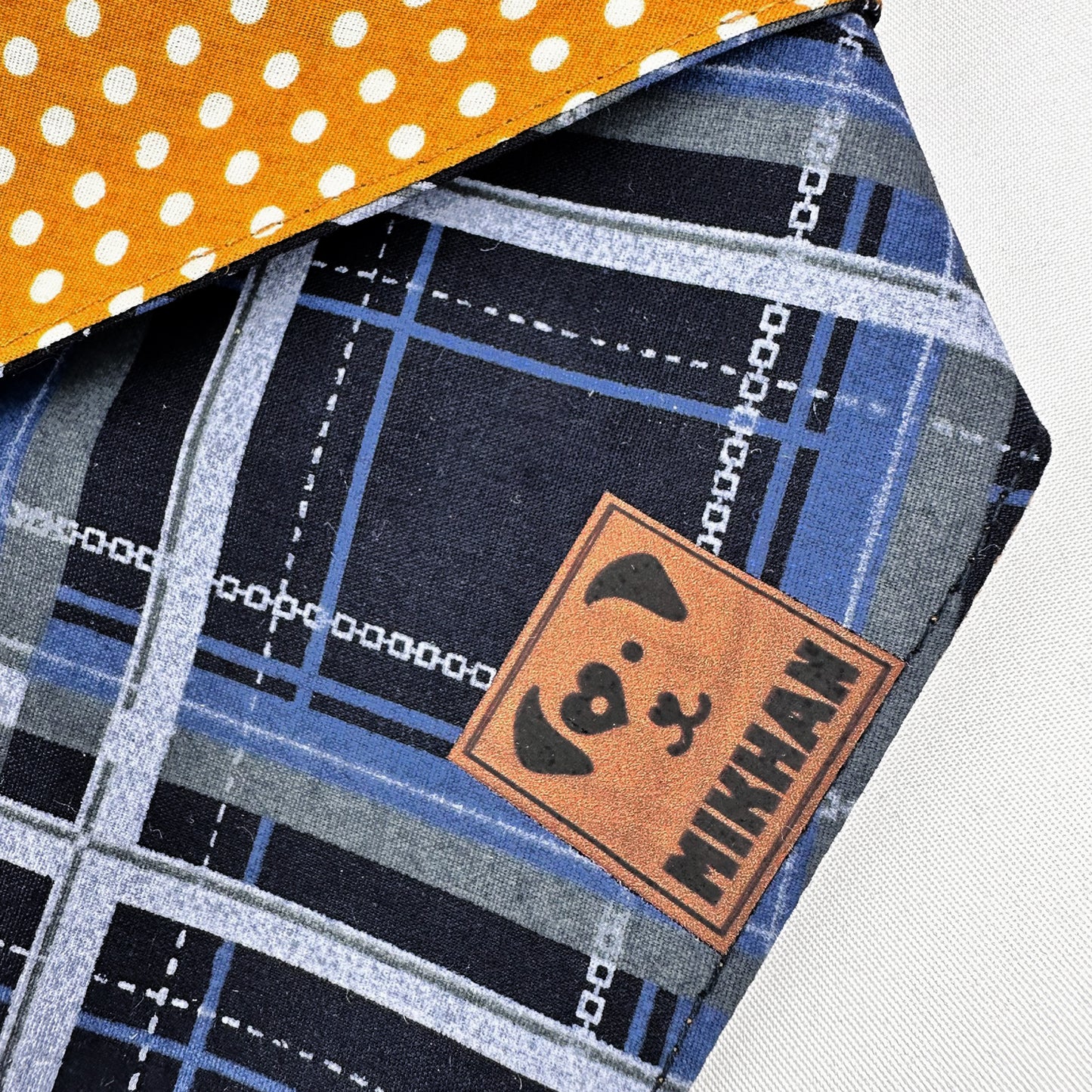 Match reversible cuadros con puntos mostaza