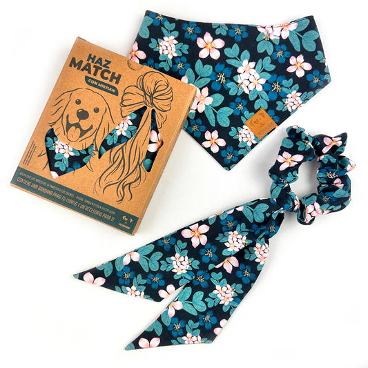 Match azul miniflores rosas